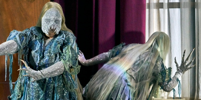 Monster-Nornen aus der Oper Götterdämmerung Bayreuth 2022